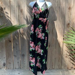 Beautiful NWT Maxi dress